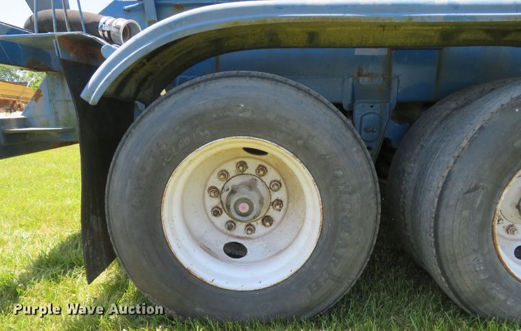 image for item FB9849 1981 Gray Tanker  tank trailer