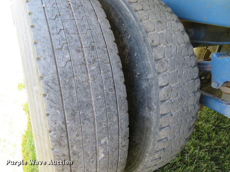 image for item FB9849 1981 Gray Tanker  tank trailer