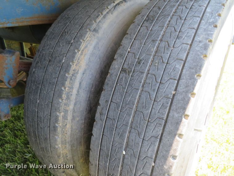 image for item FB9849 1981 Gray Tanker  tank trailer