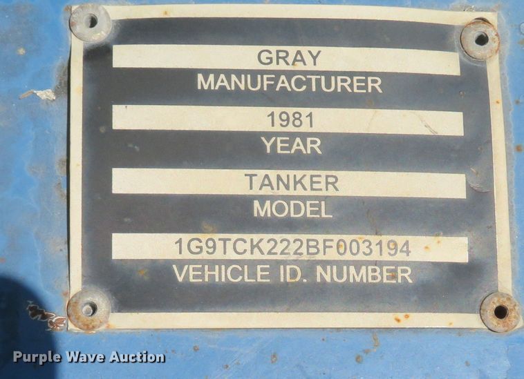 image for item FB9849 1981 Gray Tanker  tank trailer