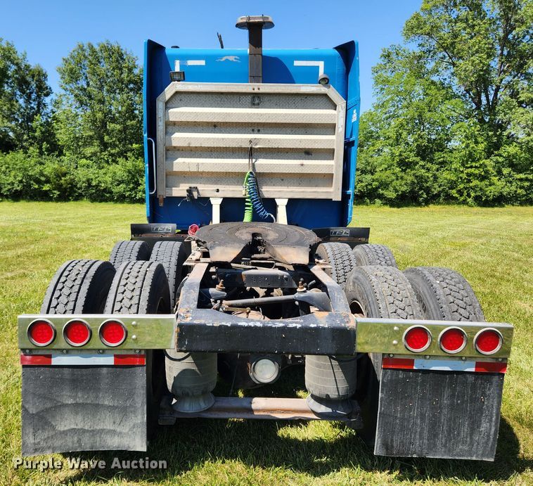 image for item FB9850 2003 Peterbilt 379  semi truck