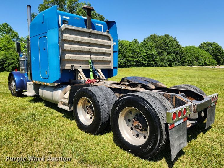 image for item FB9850 2003 Peterbilt 379  semi truck