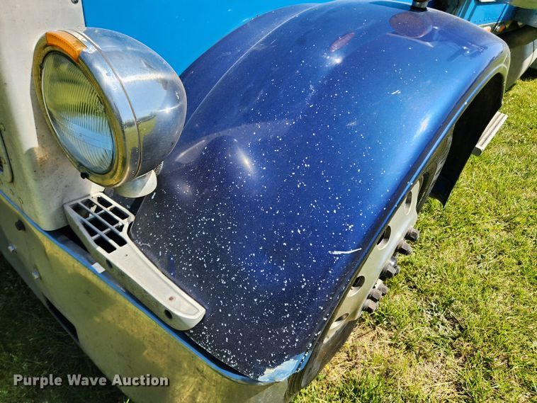 image for item FB9850 2003 Peterbilt 379  semi truck