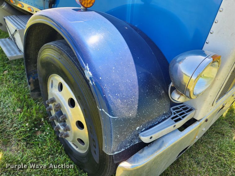 image for item FB9850 2003 Peterbilt 379  semi truck