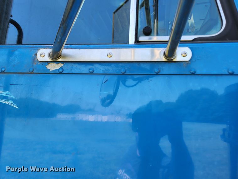 image for item FB9850 2003 Peterbilt 379  semi truck