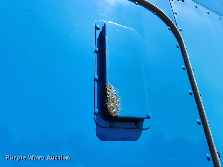 image for item FB9850 2003 Peterbilt 379  semi truck