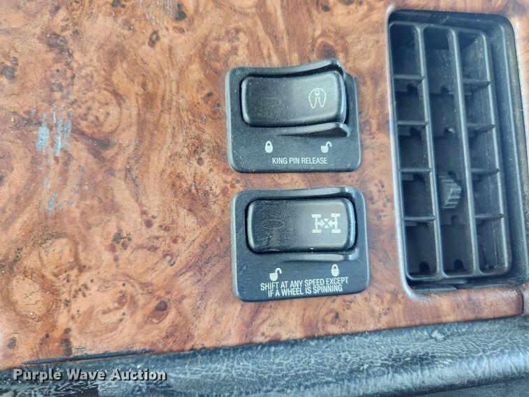 image for item FB9850 2003 Peterbilt 379  semi truck