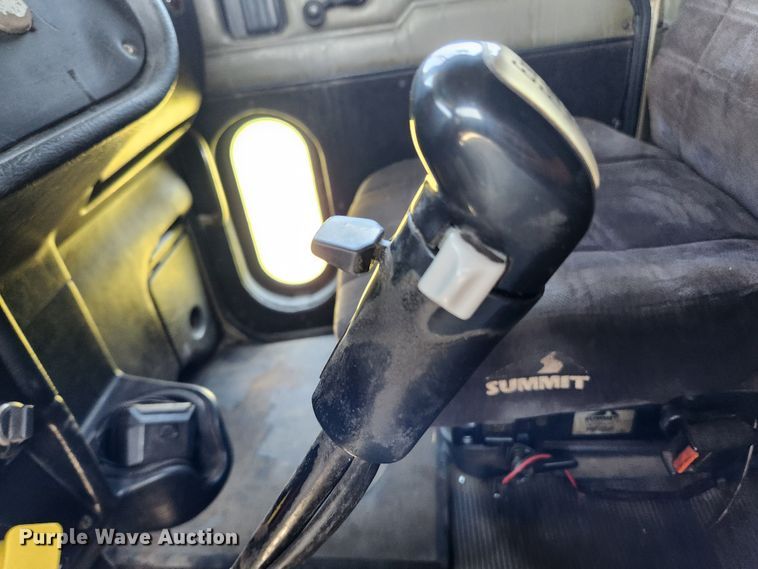 image for item FB9850 2003 Peterbilt 379  semi truck