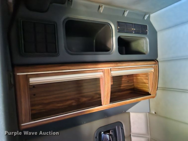 image for item FB9850 2003 Peterbilt 379  semi truck