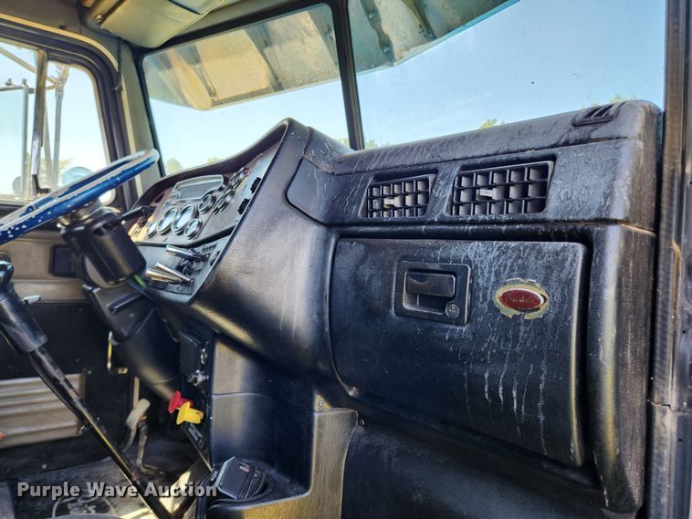 image for item FB9850 2003 Peterbilt 379  semi truck