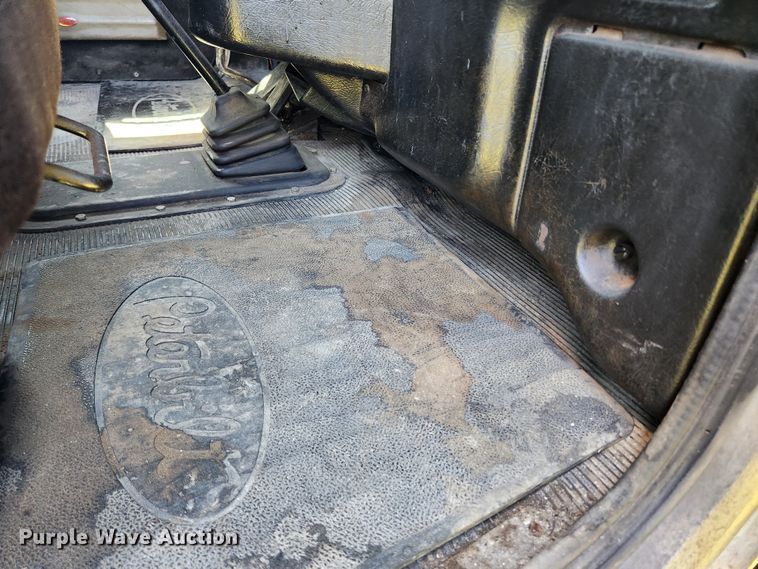 image for item FB9850 2003 Peterbilt 379  semi truck