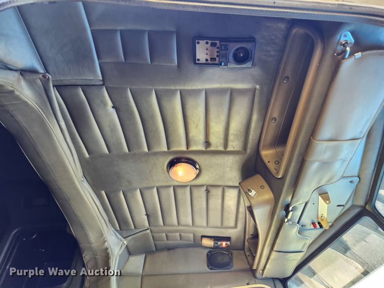 image for item FB9850 2003 Peterbilt 379  semi truck