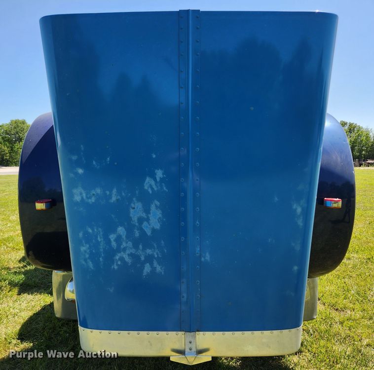 image for item FB9850 2003 Peterbilt 379  semi truck