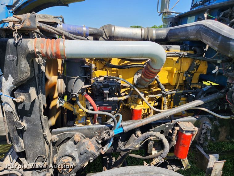 image for item FB9850 2003 Peterbilt 379  semi truck