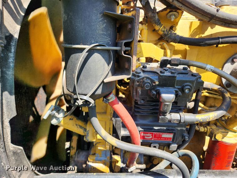 image for item FB9850 2003 Peterbilt 379  semi truck