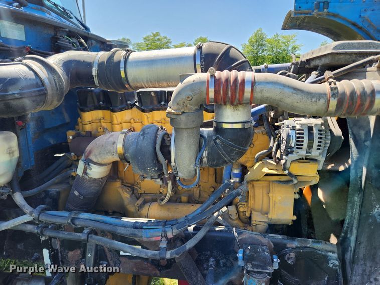 image for item FB9850 2003 Peterbilt 379  semi truck