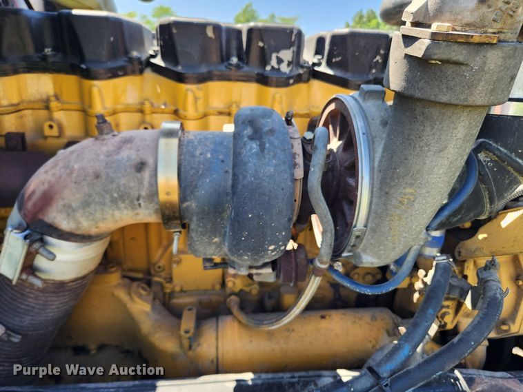 image for item FB9850 2003 Peterbilt 379  semi truck