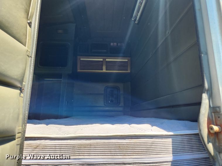 image for item FB9850 2003 Peterbilt 379  semi truck