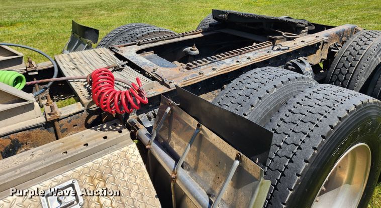 image for item FB9850 2003 Peterbilt 379  semi truck