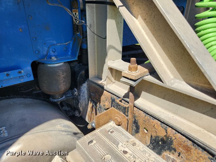 image for item FB9850 2003 Peterbilt 379  semi truck