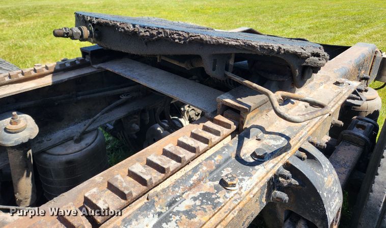 image for item FB9850 2003 Peterbilt 379  semi truck