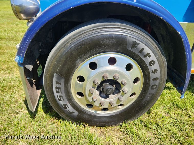 image for item FB9850 2003 Peterbilt 379  semi truck