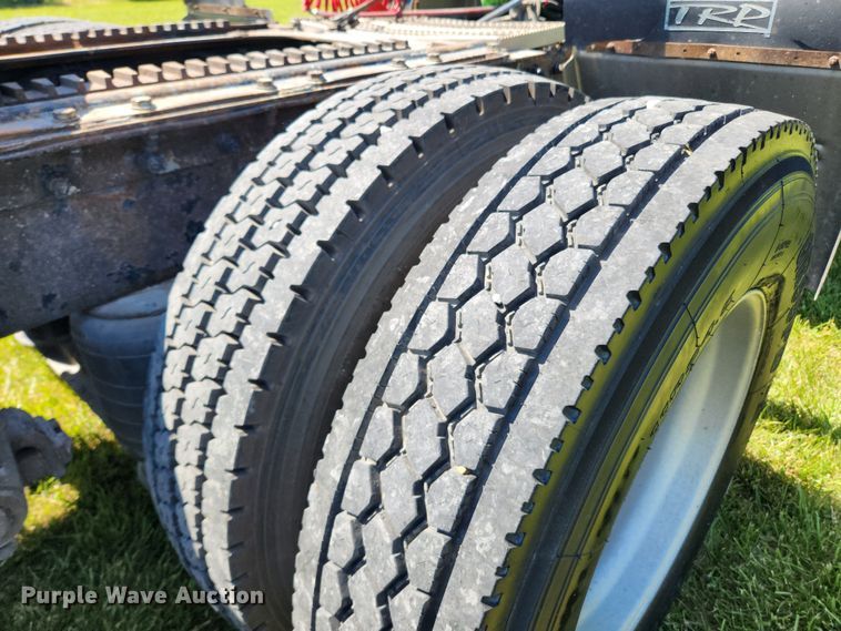 image for item FB9850 2003 Peterbilt 379  semi truck