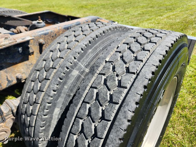 image for item FB9850 2003 Peterbilt 379  semi truck