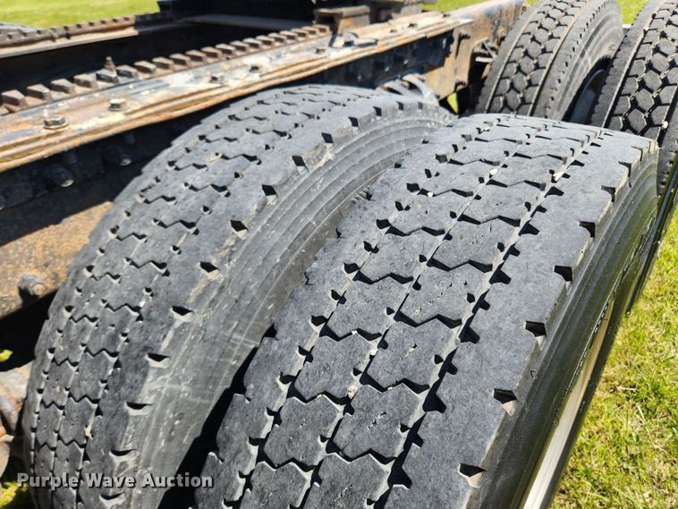 image for item FB9850 2003 Peterbilt 379  semi truck