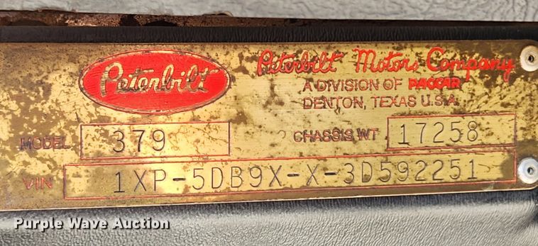 image for item FB9850 2003 Peterbilt 379  semi truck