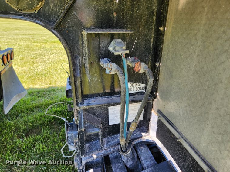 image for item FB9851 2016 XL Specialized Trailers XL 80-MFG  lowboy equipment trailer