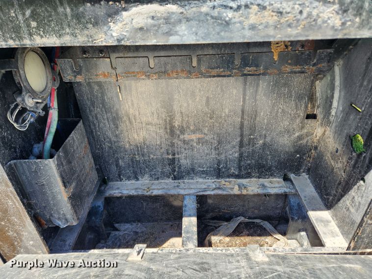 image for item FB9851 2016 XL Specialized Trailers XL 80-MFG  lowboy equipment trailer