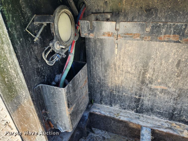 image for item FB9851 2016 XL Specialized Trailers XL 80-MFG  lowboy equipment trailer