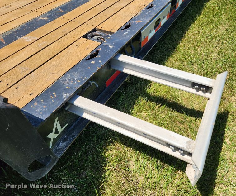 image for item FB9851 2016 XL Specialized Trailers XL 80-MFG  lowboy equipment trailer