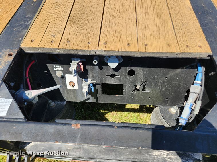 image for item FB9851 2016 XL Specialized Trailers XL 80-MFG  lowboy equipment trailer