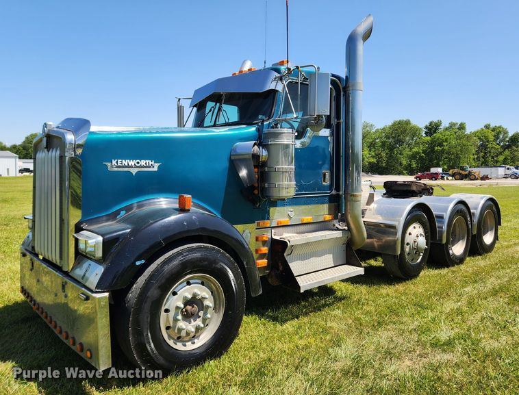 image for item FB9852 1997 Kenworth W900  semi truck