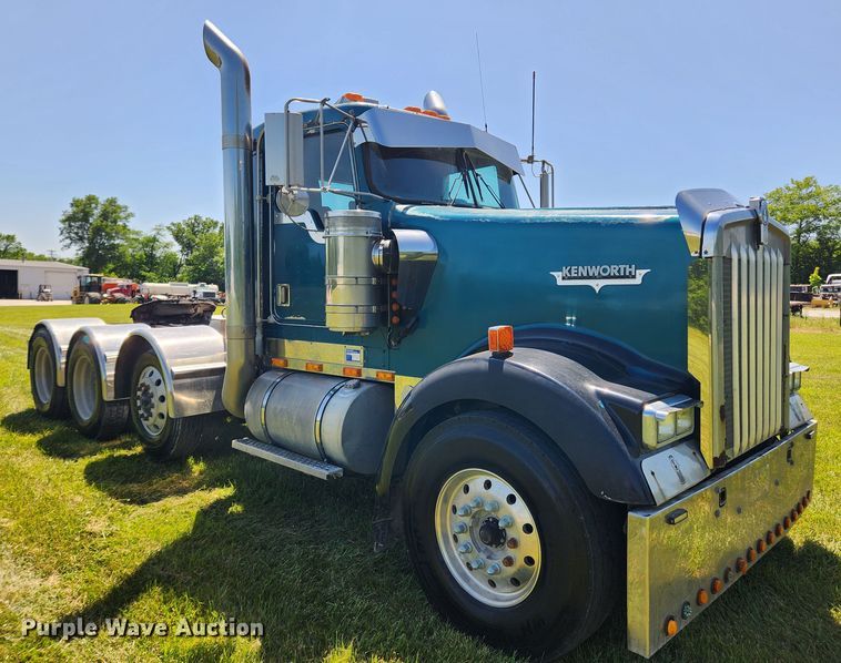 image for item FB9852 1997 Kenworth W900  semi truck