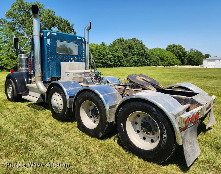 image for item FB9852 1997 Kenworth W900  semi truck