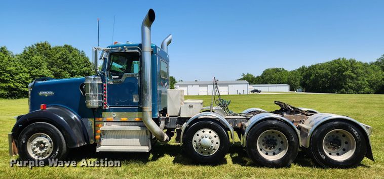 image for item FB9852 1997 Kenworth W900  semi truck