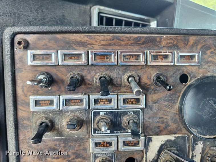 image for item FB9852 1997 Kenworth W900  semi truck