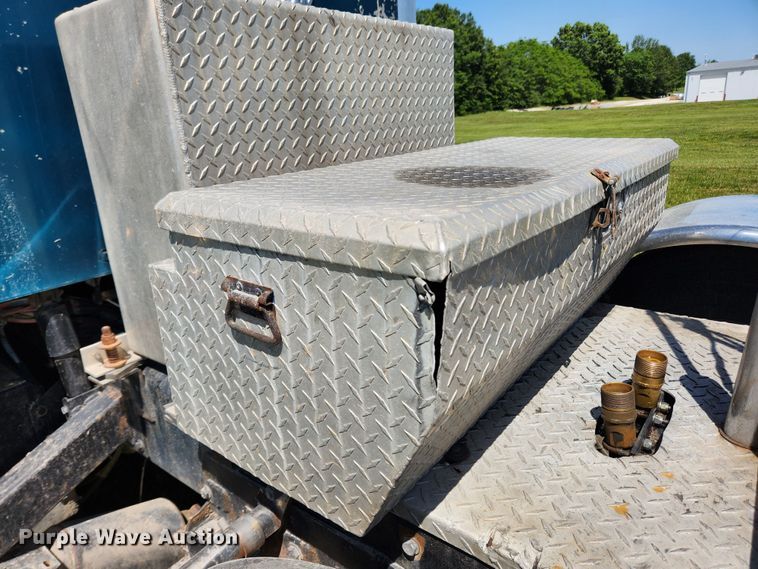 image for item FB9852 1997 Kenworth W900  semi truck