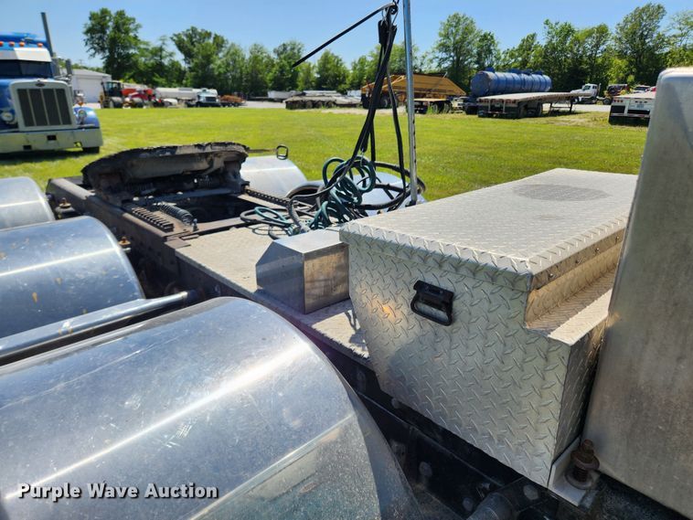 image for item FB9852 1997 Kenworth W900  semi truck