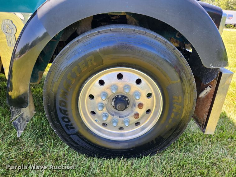 image for item FB9852 1997 Kenworth W900  semi truck