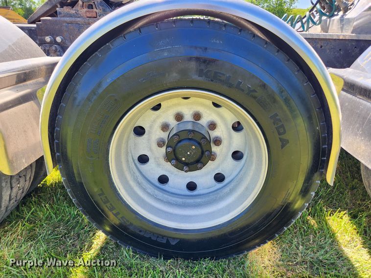 image for item FB9852 1997 Kenworth W900  semi truck