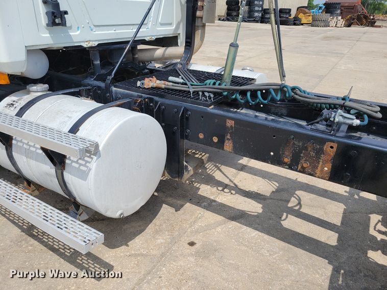 image for item JO9164 1994 Mack CH613  semi truck