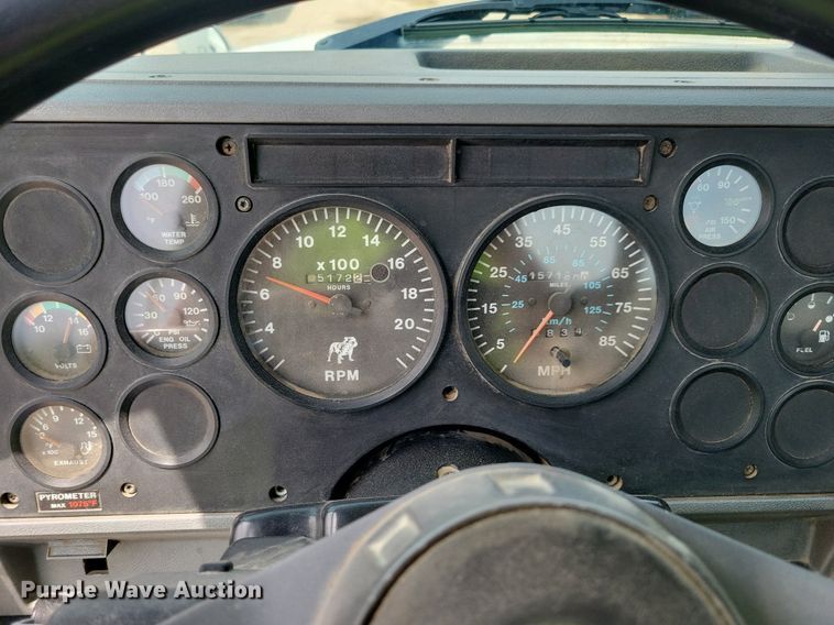 image for item JO9164 1994 Mack CH613  semi truck