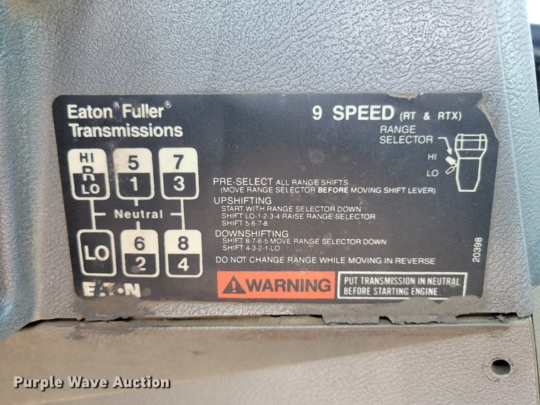 image for item JO9164 1994 Mack CH613  semi truck