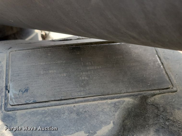 image for item JO9164 1994 Mack CH613  semi truck