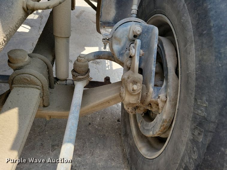 image for item JO9164 1994 Mack CH613  semi truck