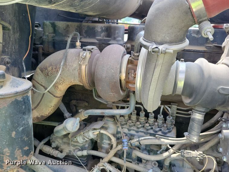 image for item JO9164 1994 Mack CH613  semi truck